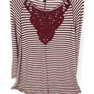Massini Women's Burgundy Striped Knit Pullover Lace Applique S